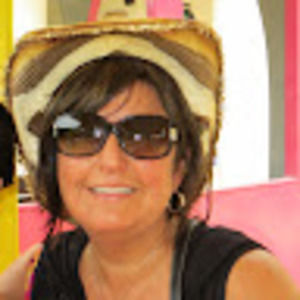 Meet your Posher, Debbie